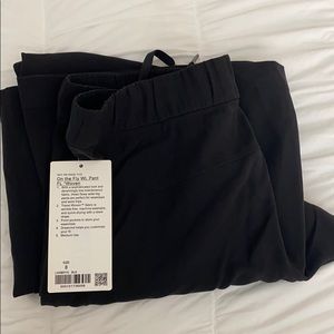 NWT Lululemon On The Fly Wide leg pant full length